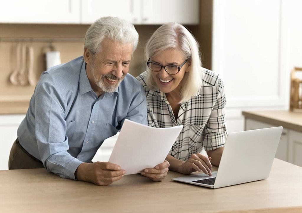 Crédit renouvelable pour les seniors : avantages et inconvénients à connaître